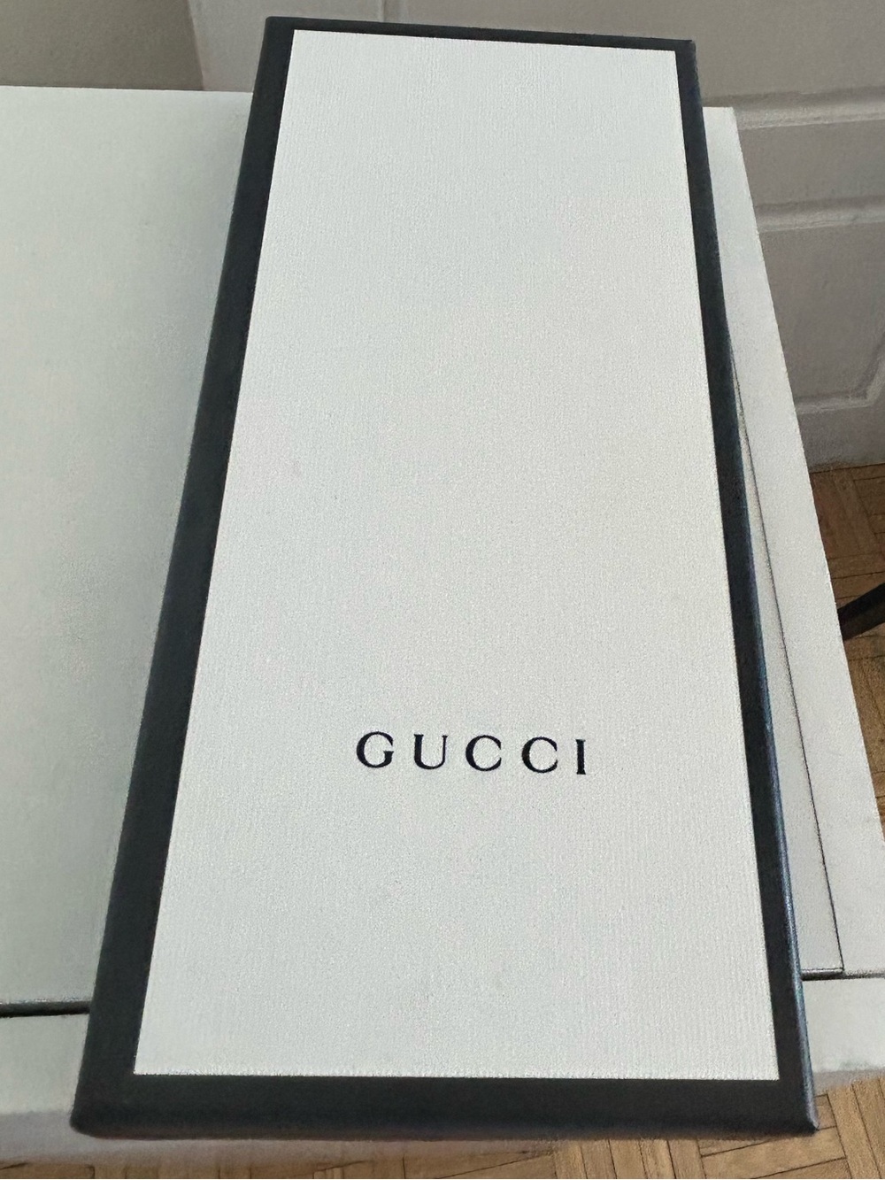 Gucci Authentic Black & White Scarf Gift Box 35 cm/13.8